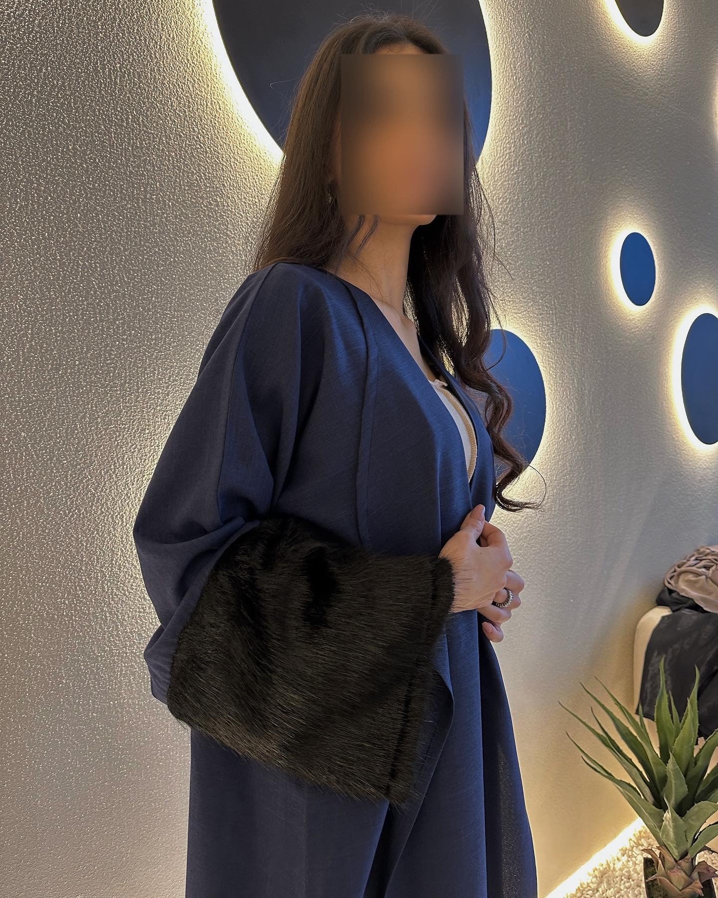 Linen abaya with fur